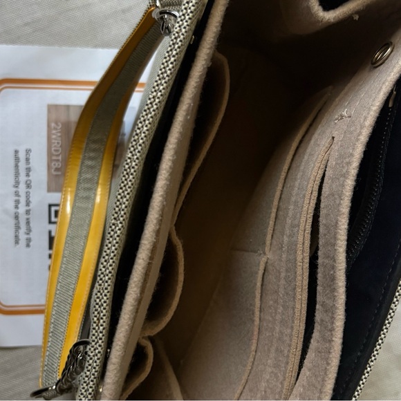 CHANEL Beige Canvas Shoulder Bag with Yellow Trim and Black Camellia - Picture 3 of 3